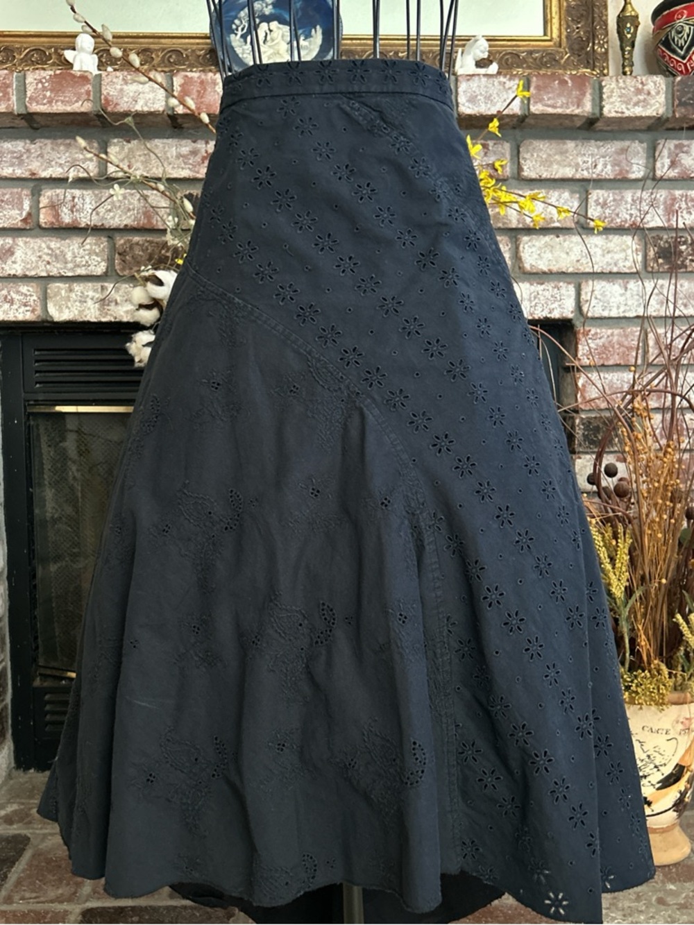 Y2K Lane Bryant black Knee Length eyelet Paisley Embroidered Skirt Sz 26/28